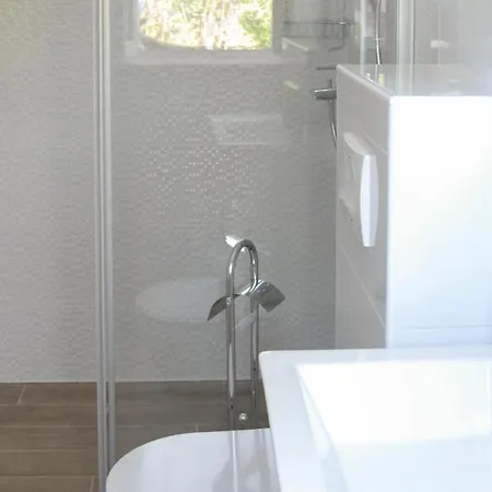 Сasa de vacaciones Nice In With Outdoor Swimming Pool And 3 Bedrooms *