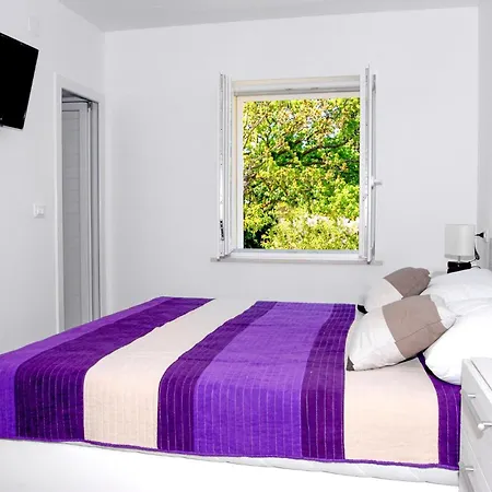 Nice In With Outdoor Swimming Pool And 3 Bedrooms * Mlini