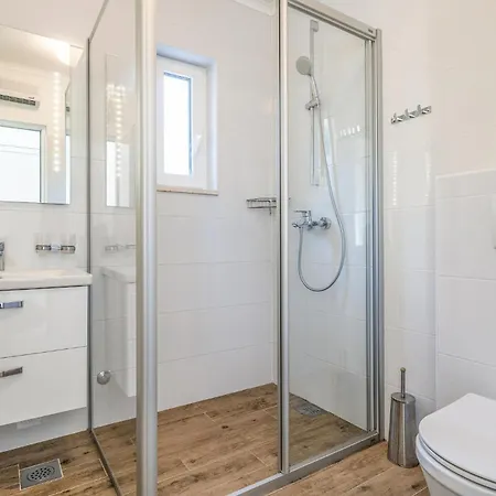 Stunning In 펜션 믈리니