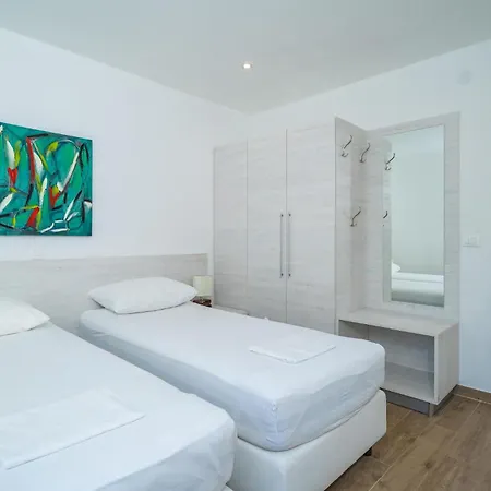 Stunning In * 믈리니