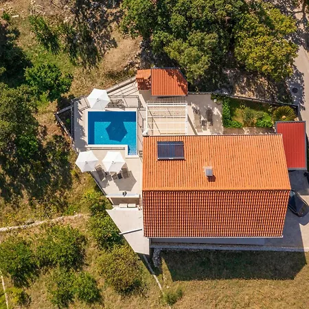 Awesome Home In Mlini *