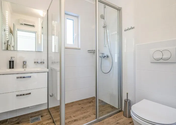 Stunning In Ferienhaus Mlini