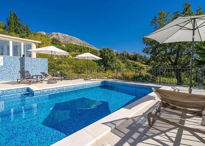 Stunning In Ferienhaus Mlini