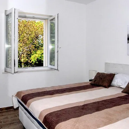 Nice In With Outdoor Swimming Pool And 3 Bedrooms * Mlini